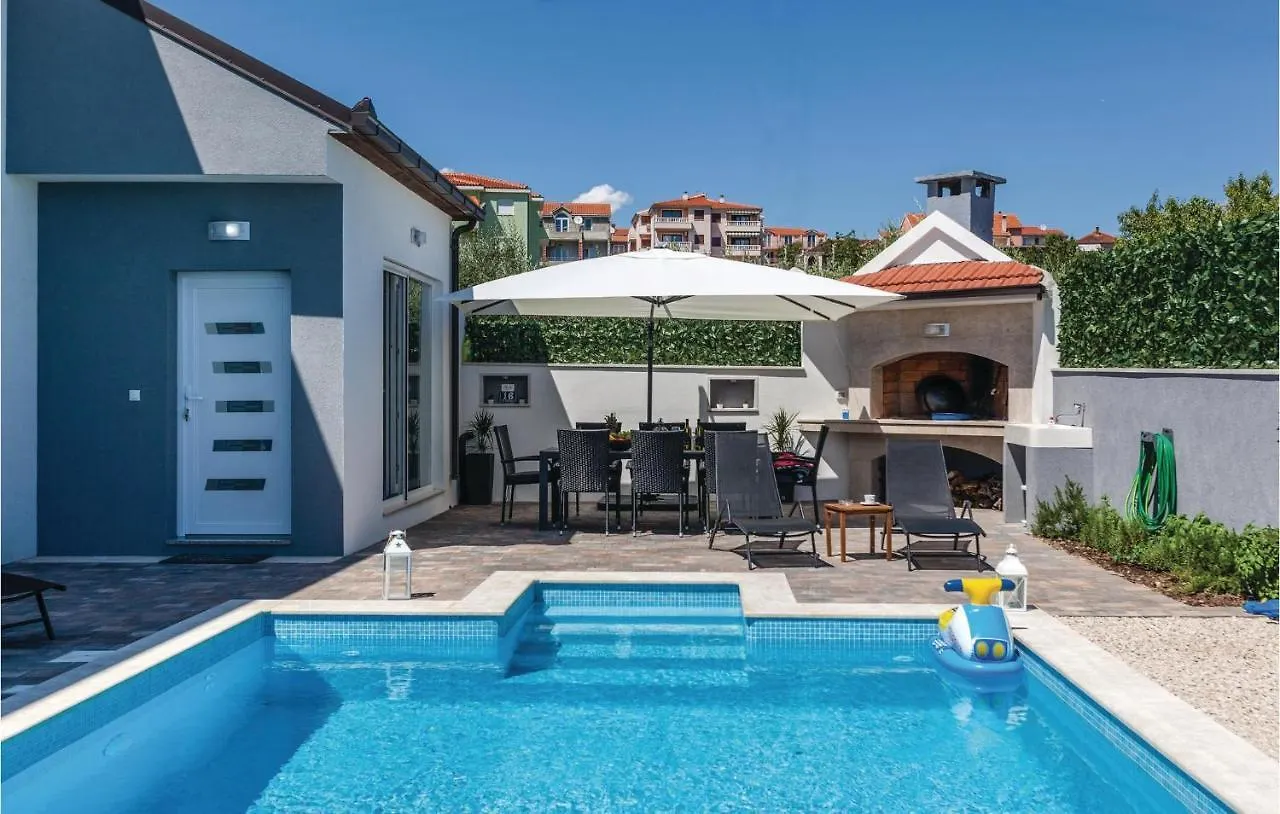 Pet Friendly Apartment In Split With Wifi 0*,  Chorvatsko
